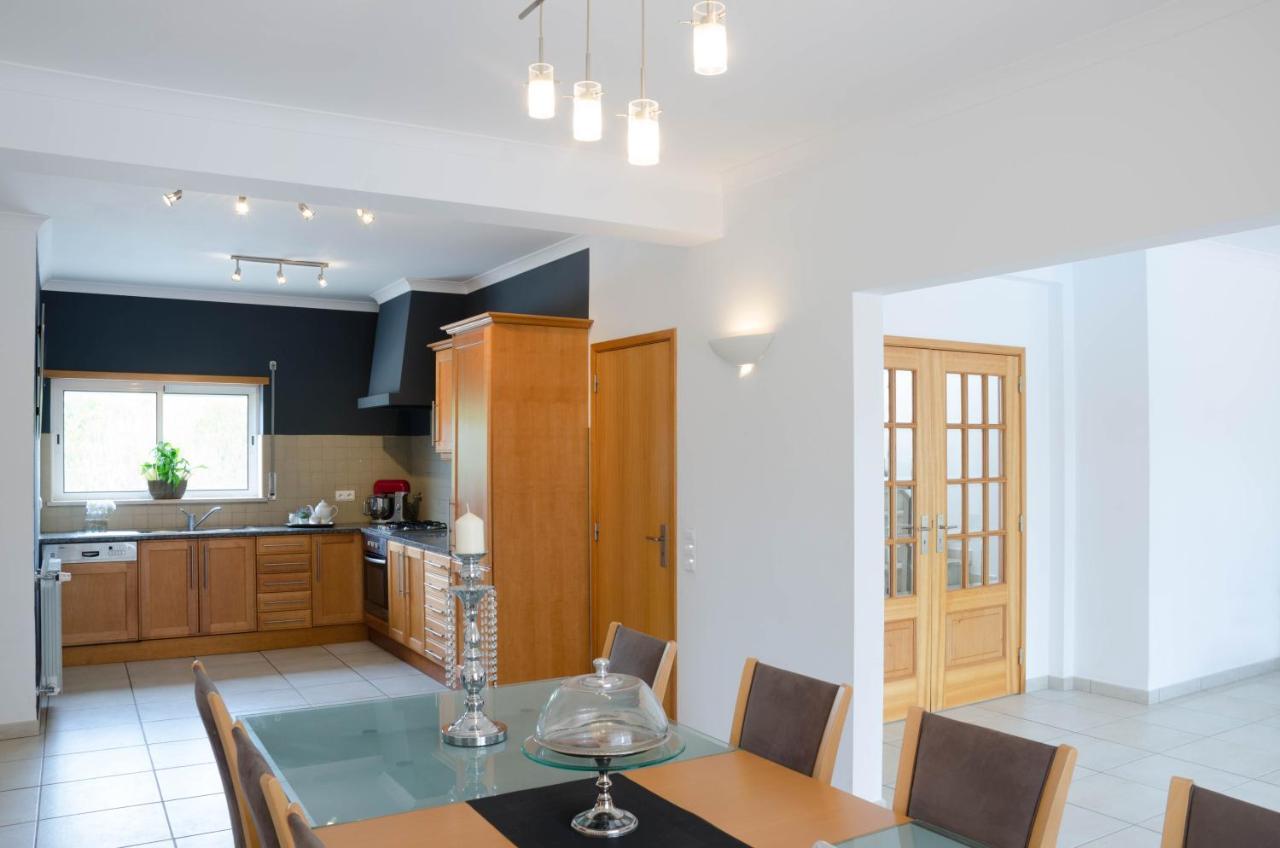 Villa Montanha, Luxury Coastal Villa, With Swimming Pool, Loungers And Alfresco Dining, 10 Min Walk To The Beautiful Praia Da Luz Beach, Shops, Bars And Restaurants! Buitenkant foto